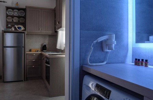Kimolos Apartamento | Apartamento 'Kalamitsi View 2' con terraza privada, Wi-Fi y aire acondicionado