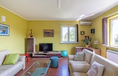 Kuceli Apartamento | Apartment Kate-3 by Interhome