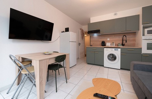 Lorient Apartamento | Apartamento 'Kerjulaude' con jardín privado y Wi-Fi