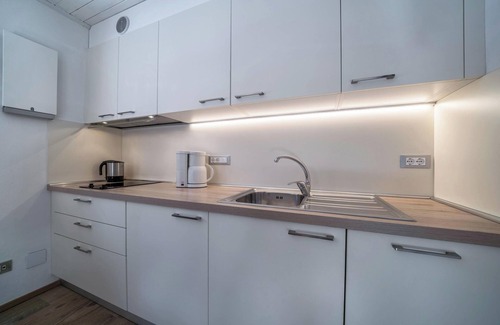 Avelengo Apartamento | Apartamento "Kesselberg" cerca de la estación de esquí con vistas al bosque y jardín compartido