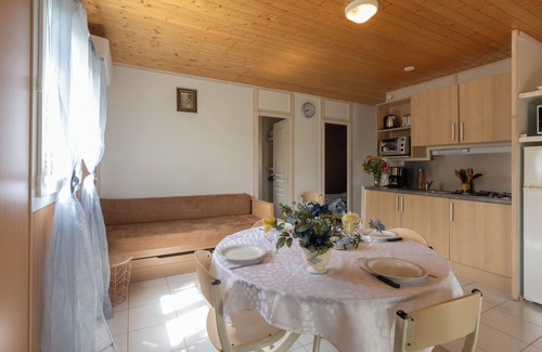 Gravieres Casa | Apartamento 'Kevin- Mas Lachamp' con vistas a la montaña, piscina compartida y aire acondicionado.