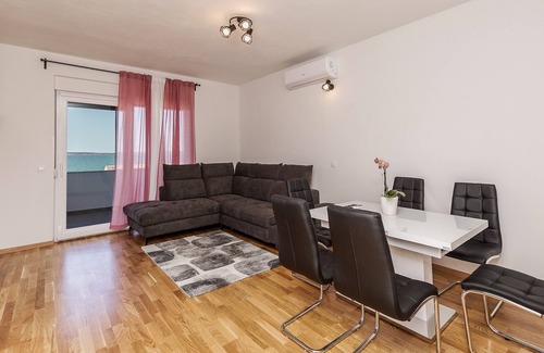 Privlaka Apartamento | Apartment KICO first row to the SEA!