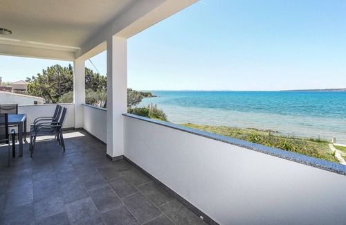 Privlaka Apartamento | Apartment KICO first row to the SEA!