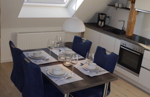 Holtenau Apartamento | Apartment Kiel - canal view - apartment / apartment, shower, toilet