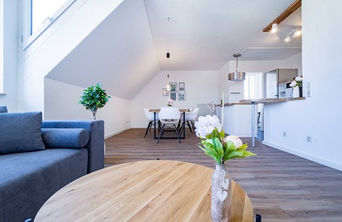 Emmendingen Apartamento | Apartamento 'Kim Fewo 1' con Wi-Fi
