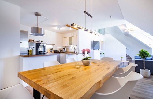 Emmendingen Apartamento | Apartamento 'Kim Fewo 1' con Wi-Fi