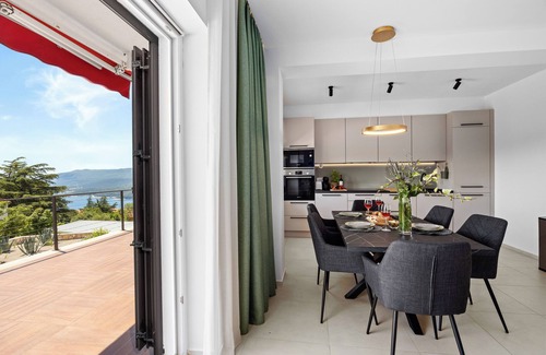 Rabac Apartamento | Apartment Klara - beautiful pool apartment for 7 people