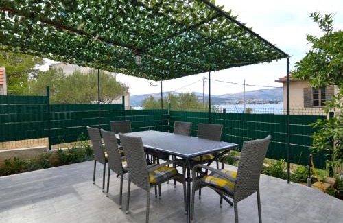 Arbanija Apartamento | Apartment Klarić-2 by Interhome