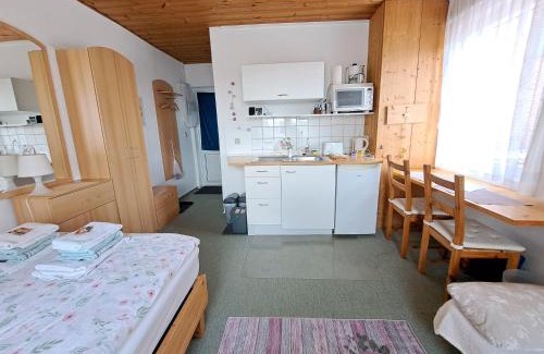 Serrahn Apartamento | Apartment Kletterrose, Seenähe, Mecklenburgische Seenplatte