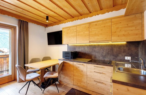 Valdaora di Mezzo Apartamento | Apartamento "Kriendl Nr 1" con vistas a la montaña, jardín compartido y Wi-Fi