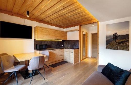 Valdaora di Mezzo Apartamento | Apartamento "Kriendl Nr 1" con vistas a la montaña, jardín compartido y Wi-Fi