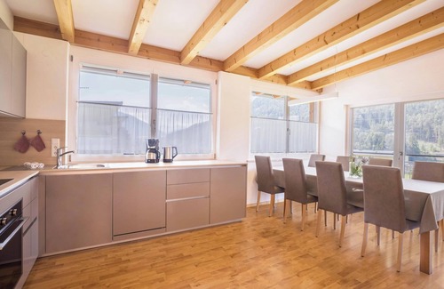 Perca Apartamento | Apartamento "Kronsun - Glück" con vistas a la montaña, Wi-Fi, 3 balcones y jardín