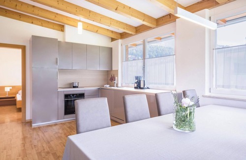 Perca Apartamento | Apartamento "Kronsun - Glück" con vistas a la montaña, Wi-Fi, 3 balcones y jardín