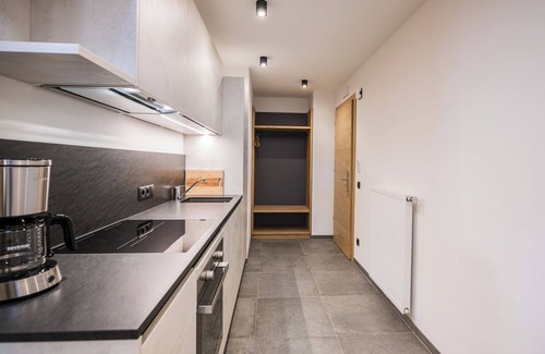 Vierschach Apartamento | Apartamento 'Kuenz Dolomites 4' con vistas a la montaña, balcón y Wi-Fi