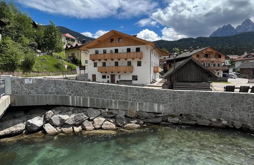 Vierschach Apartamento | Apartamento 'Kuenz Dolomites 4' con vistas a la montaña, balcón y Wi-Fi