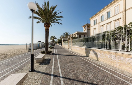 Grottammare Apartamento | Apartamento L'Ancora. Hermoso, en el mar, en el centro!