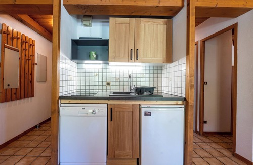 Crest-Voland Apartamento | Apartamento 'L'Écureuil, Piscine Et Aire De Jeux' con vistas a la montaña, terraza privada y Wi-Fi