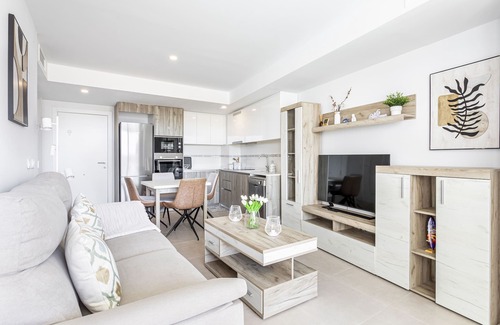 Canet de Berenguer Apartamento | Apartment 'Lopimar Playa Canet' with Sea View, Wi-Fi and Air Conditioning