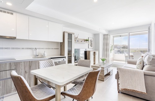 Canet de Berenguer Apartamento | Apartment 'Lopimar Playa Canet' with Sea View, Wi-Fi and Air Conditioning