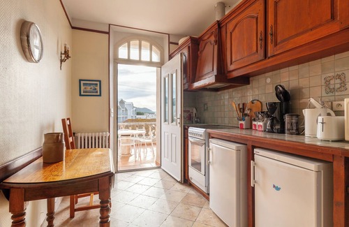 Bonneveine Apartamento | Apartamento 'L'Esperance' con vistas a la montaña, Wi-Fi y aire acondicionado