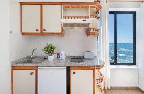 Puerto Naos Apartamento | Apartamento 'La Bayana - 6' con vistas al mar, piscina compartida y Wi-Fi