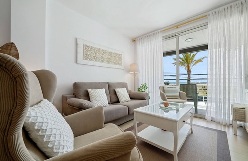 Comarruga Apartamento | Apartamento 'La Calma' con vistas al mar, Wi-Fi y aire acondicionado