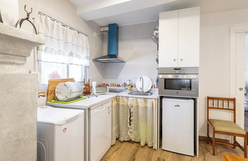 Arahuetes Apartamento | Apartamento 'La Casa De Mis Padres 2' con vistas a la montaña, terraza privada y Wi-Fi