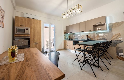 Lascari Apartamento | Apartment 'La Casa Del Cuore' with Mountain View, Wi-Fi and Air Conditioning
