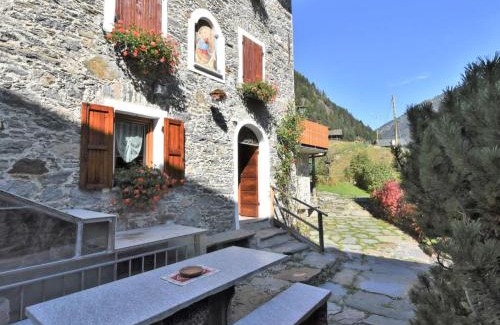 Fraccia Apartamento | Apartment La Casetta di Biorca by Interhome