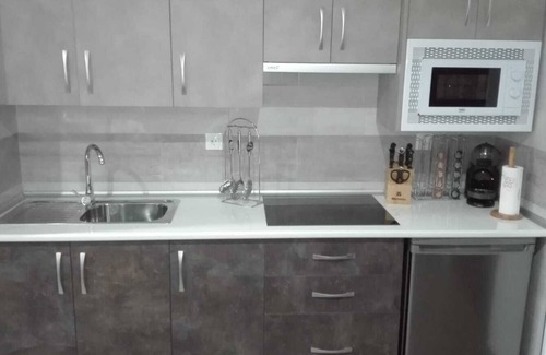 Chiclana de Segura Apartamento | Apartamento 'La Teja 1' con vistas a la montaña, Wi-Fi y aire acondicionado