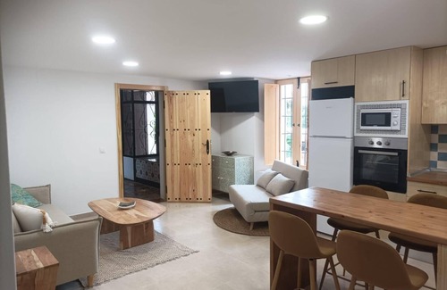 Chiclana de Segura Apartamento | Apartamento 'La Teja 8' con vistas a la montaña, Wi-Fi y aire acondicionado