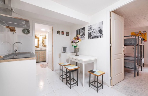 Riudecanyes Apartamento | Apartamento 'La Fabriqueta' con vistas a la montaña, Wi-Fi y aire acondicionado