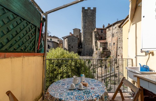 Subbiano Apartamento | Apartamento "La Finestra sul Fiume" con terraza privada