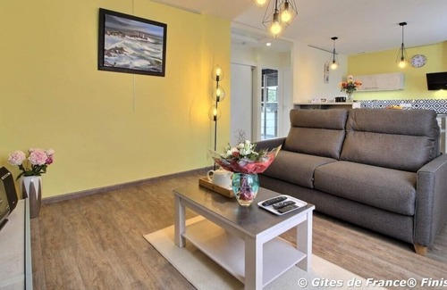 Locmaria-Plouzane Apartamento | Apartment 'La Maison Bleue' with Private Terrace, Shared Garden and Wi-Fi