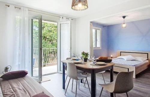 Six-Fours-les-Plages Apartamento | Apartment La siesta by Interhome
