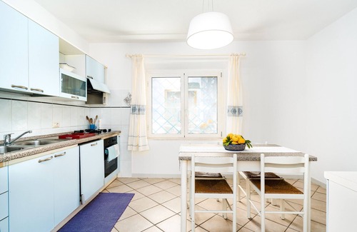 Sas Linnas Siccas Apartamento | Apartamento 'La Vela Rossa' con piscina compartida, Wi-Fi y aire acondicionado