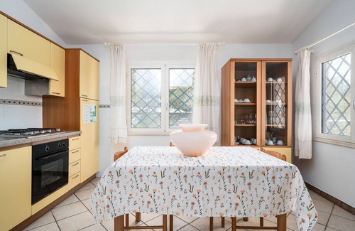 Sas Linnas Siccas Apartamento | Apartamento 'La Vela Gialla' con vistas al mar, Wi-Fi y aire acondicionado