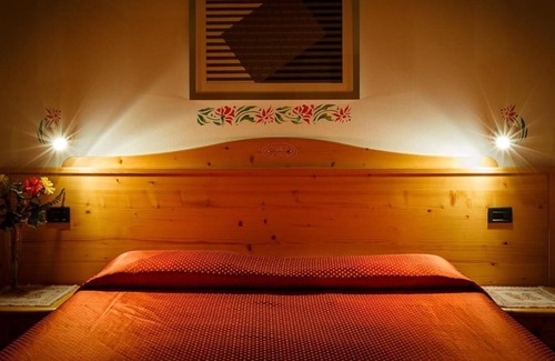 Giustino Apartamento | Apartment La Locanda Bilocale 4 persons with mountain view, balcony & Wi-Fi