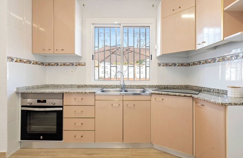 Banyeres del Penedés Chalet De Esquí | Apartamento 'La Lola' con terraza privada, Wi-Fi y aire acondicionado