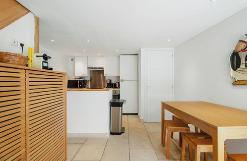 Plouer-sur-Rance Apartamento | Apartamento 'La Petite Hautière' con piscina compartida, Wi-Fi y aire acondicionado