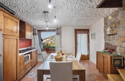 Plan D'introd Apartamento | Apartamento 'La Petite Maisonnette' con vistas a la montaña y balcón