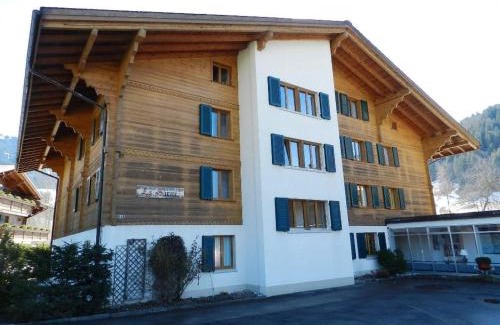 Zweisimmen Nr Gstaad Apartamento | Apartment La Sarine 20 by Interhome