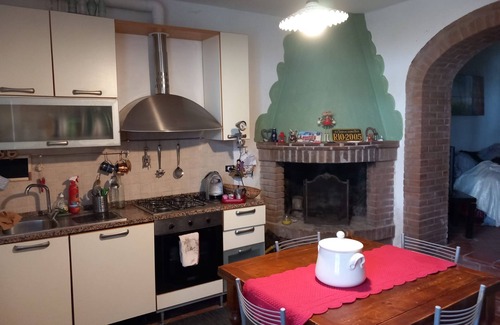 Sughera Apartamento | Apartment 'La Sughera Con Vista' with Private Garden and Wi-Fi