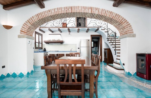 Orosei Apartamento | Apartamento 'La Vela B' con vistas al mar, Wi-Fi y aire acondicionado
