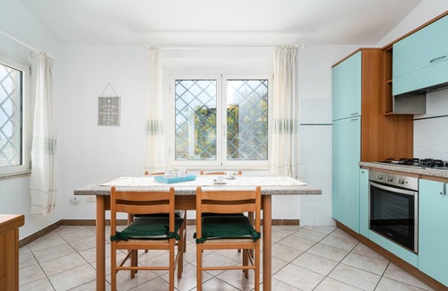 Sas Linnas Siccas Apartamento | Apartamento 'La Vela Blu' con piscina compartida, Wi-Fi y aire acondicionado