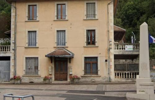 Bregnier-Cordon Apartamento | Apartment La Viarhôna à Brégnier-Cordon
