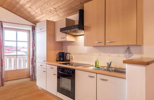 Castelrotto Apartamento | Apartamento 'Ladinser Hof Reiterstube' con vistas a la montaña, jardín compartido y Wi-Fi