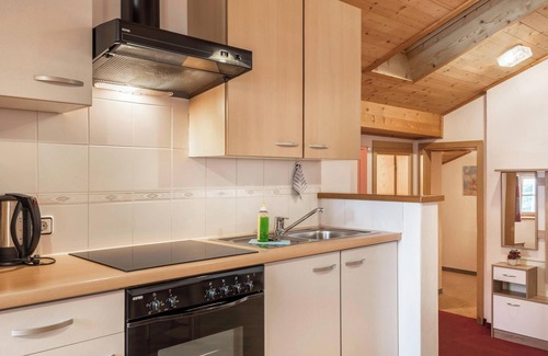 Castelrotto Apartamento | Apartamento 'Ladinser Hof Reiterstube' con vistas a la montaña, jardín compartido y Wi-Fi