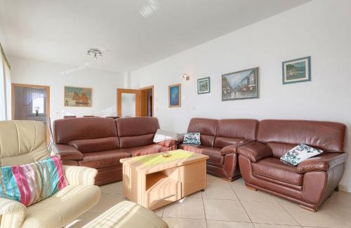 Galizana Apartamento | Apartment Laura by Interhome