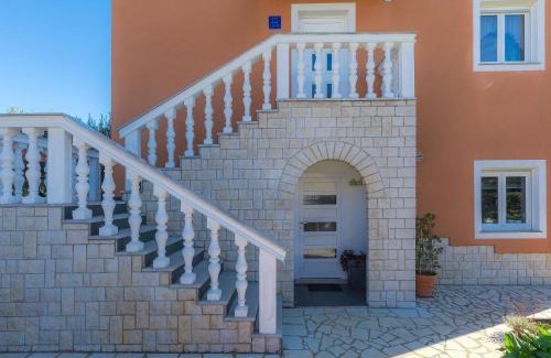 Galizana Apartamento | Apartment Laura by Interhome
